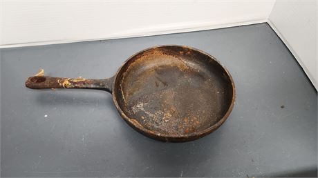 Unmarked Cast Iron Skillet