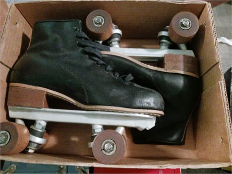 Mens roller skates