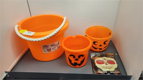 Halloween Buckets & Decoration