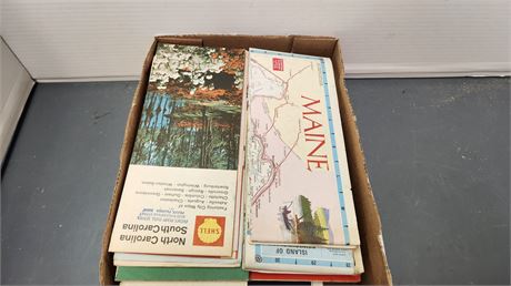 Travel Brochures & Maps