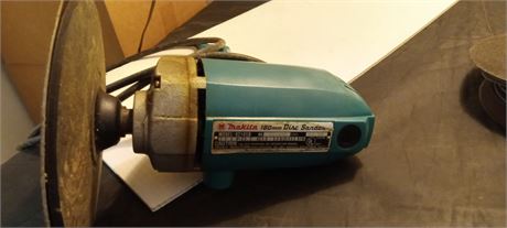 Makita Disc Sander & Oil Can