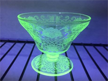 Beautiful Design Uranium Glass Cup
