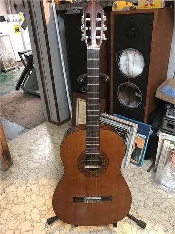 Concerto Model 32 Acoustic Guitar