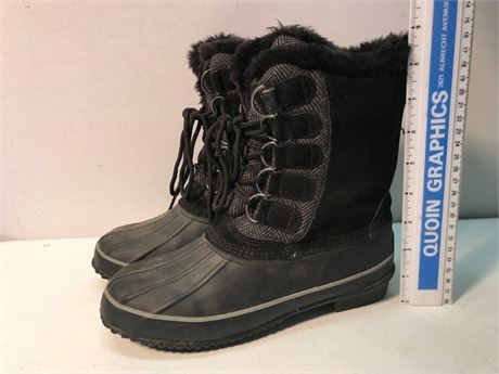 Arctic Plunge Size 7 1/2 Boots