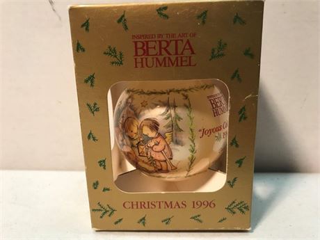 1996 Berta Hummel Christmas Ornament