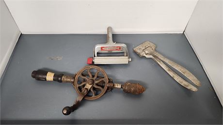 Vintage Fairmont Tongs & Hand Drill & Townsend Fish Skinner