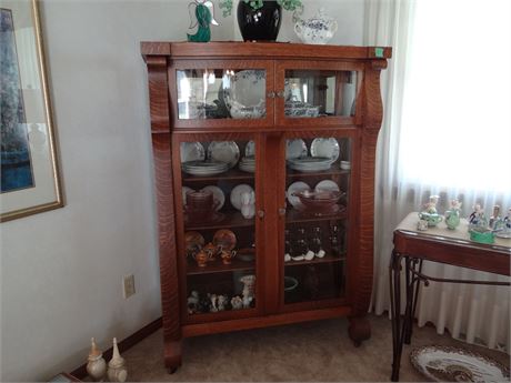 Quarter Sawn Oak China Hutch