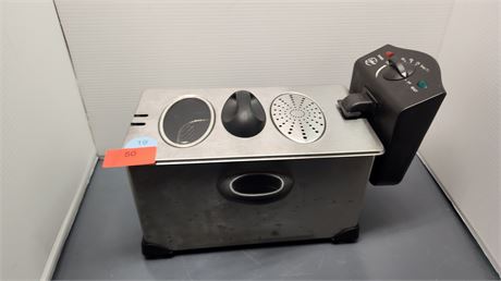 Crofton Stainless Steel Deep Fryer. Works