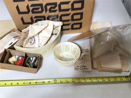 Cake Decorating Lot