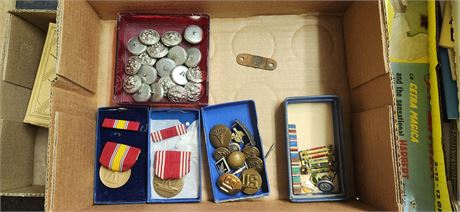 Military Buttons & Pins & Cufflinks