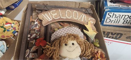 Hanging Welcome Sign & Home Decor