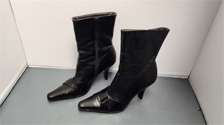 Antonio Melani Boots. Size 7M