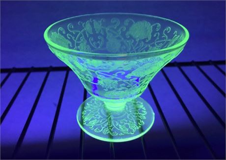 Beautiful Design Uranium Glass Cup