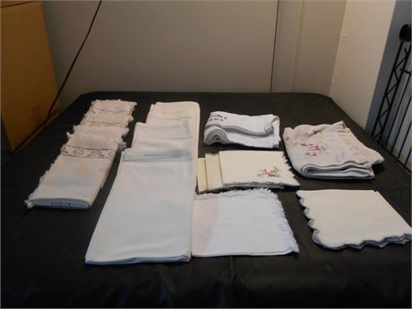 LOt Of Vintage Linens