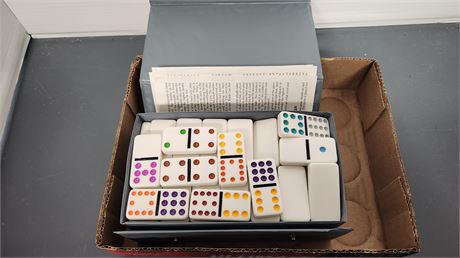 Cardinal Dominoes Set
