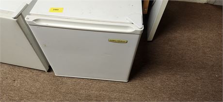 Small refrigerator, works