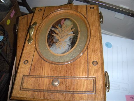 2 Decorative Cabinet Doors