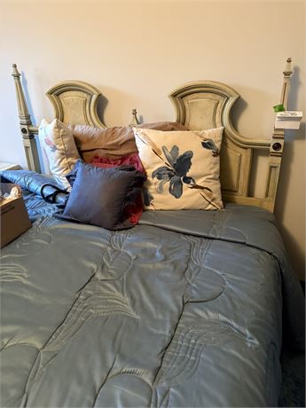 Vintage Queen Bed