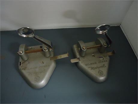 Wilson Jones. Co. Cast Iron Chicago Marvel 2 Hole Punch
