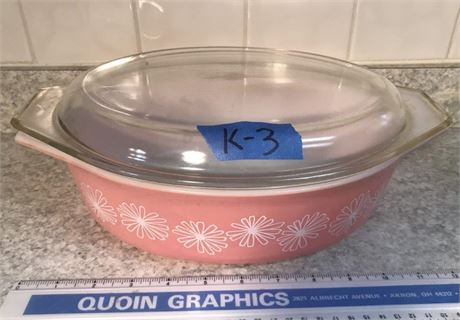 Vintage Rare Pyrex 2 1/2QT Pink Daisy Oval Casserole Dish with Lid