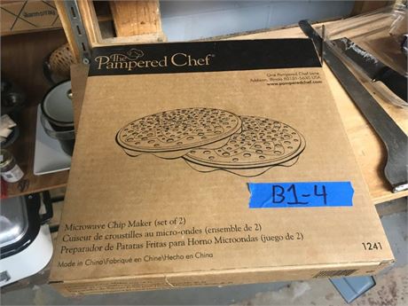 The Pampered Chef Microwave Chip Maker