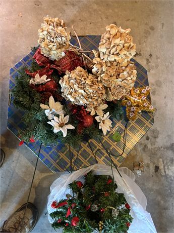 Wreath Box and Wreath, Vintage Star