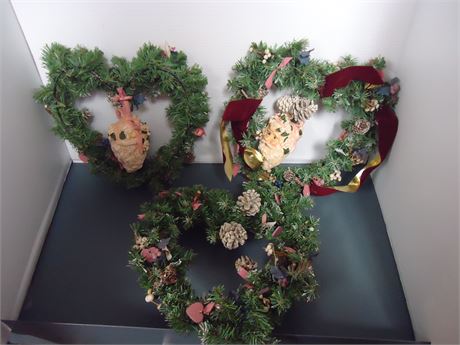 3 Seasonal Wreaths