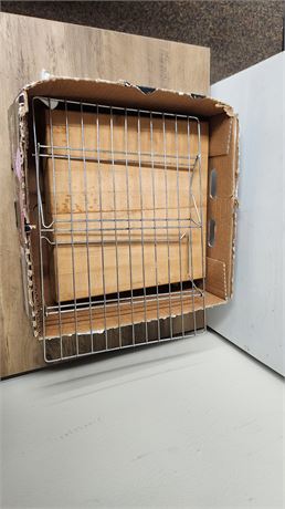 Cutting Board & Metal Cooling Rack