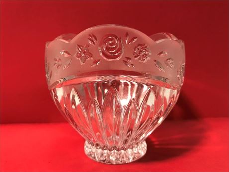 Oneida Crystal Scallop 3 3/4" Frosted Southern Garden Pattern