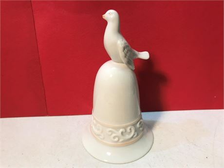 1981 Avon Tapestry Collection White Dove Bell