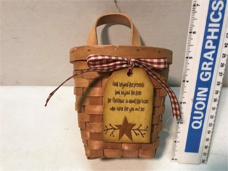 Christmas Basket Decor