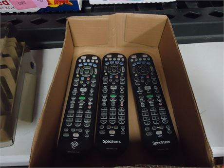 Lot Of Remotes & Media Mate