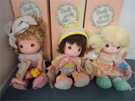 Lot Of Precious Moments Dolls