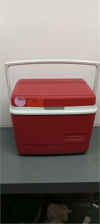 Small Rubbermaid Cooler