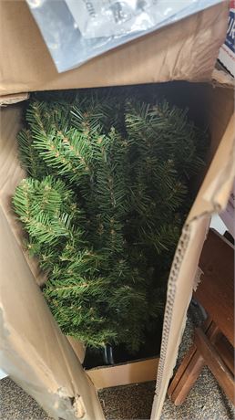 4.5Ft. Christmas Tree