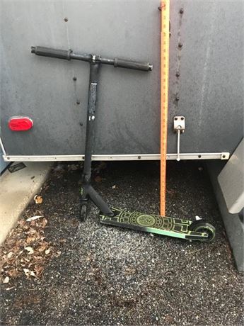 Madd Gear Scooter