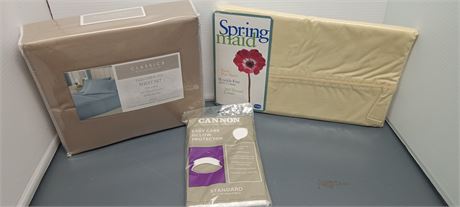 Full Size Sheet Set & Pillow Protector & Twin Flat Sheet