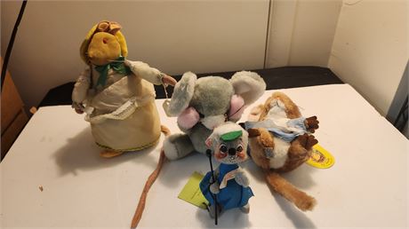 Annalee Collectable Doll & Vintage Plush Toys