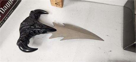 United Cutlery Dragon Tooth Dagger