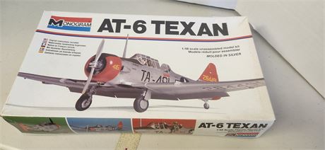Monogram AT-6 Texan Model Kit