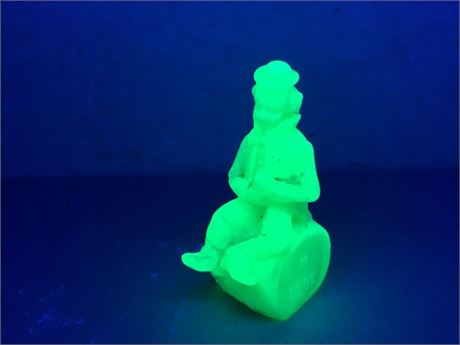 1982 Mosser Glass Clown "Quinn" Vaseline/Uranium
