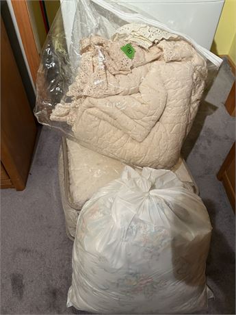 Bedding Lot