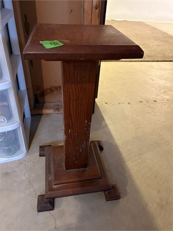 Pedestal Table
