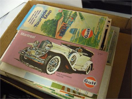 Lot of vintage road maps