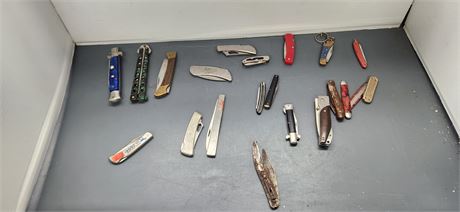 Lot Of Pocket Knives