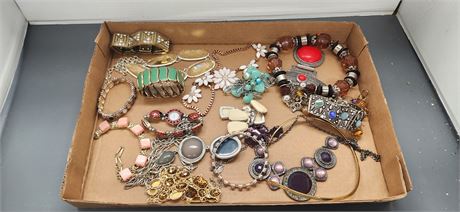 Lot Of Jewelry