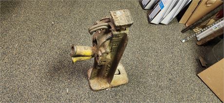 Rail road jack Joyce No. 1022