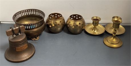 Marilyn Swain Bank & Variety Of Collectible Items