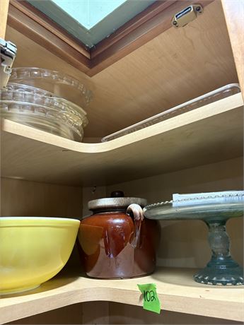 Shelf Lot, Bakeware, Yellow Pyrex Bowl
