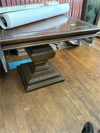 Pedestal Table